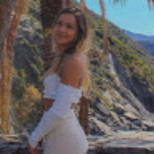 Meet your Posher, Selena